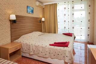 Отель Hotel Yantra Солнечный Берег Двухместный номер (для 2 взрослых и 1 ребенка)-4