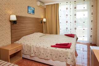 Отель Hotel Yantra Солнечный Берег Двухместный номер (для 2 взрослых и 1 ребенка)-8
